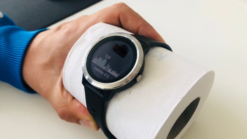 Fittracker um Klopapierrolle