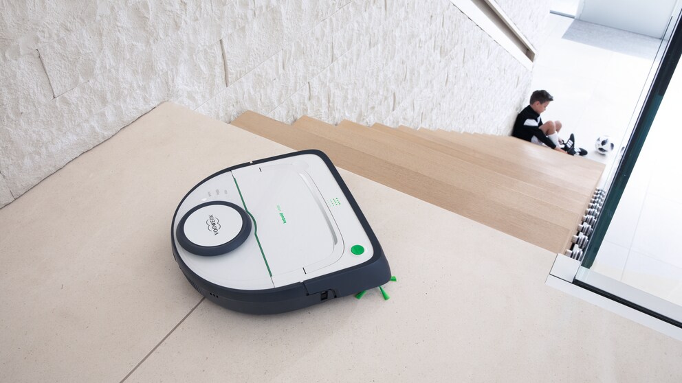 Vorwerk Kobold VR300 an einer Treppe