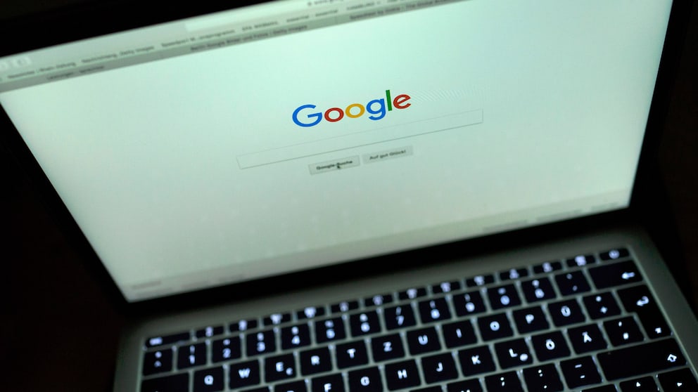 Google Suche auf einem Laptop