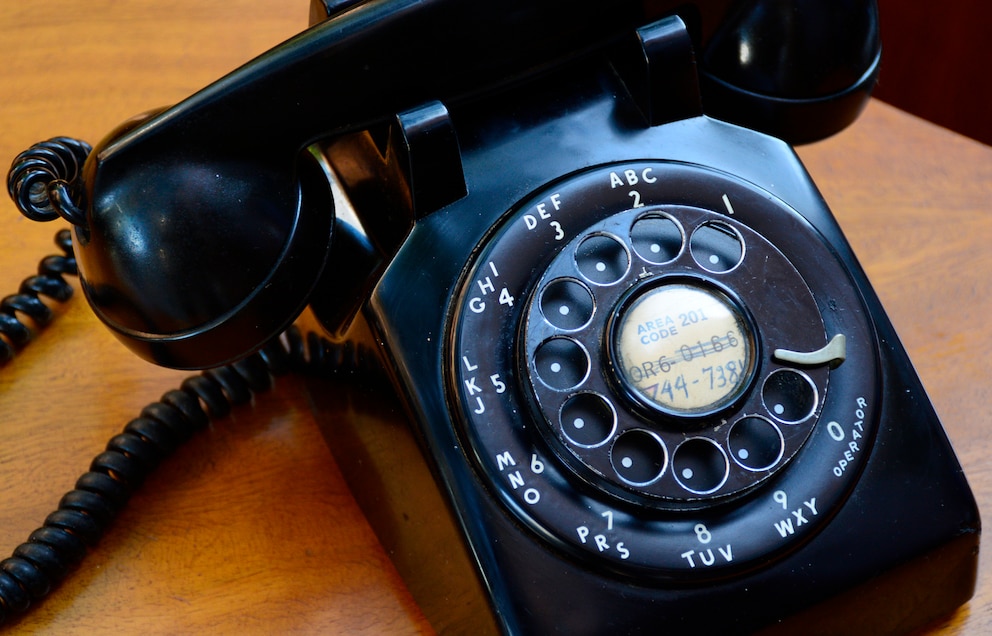  Ein altes Telefon mit Wählscheibe | Foto: Robert Alexander/Getty Images