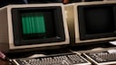 Alter Computer mit Tastatur