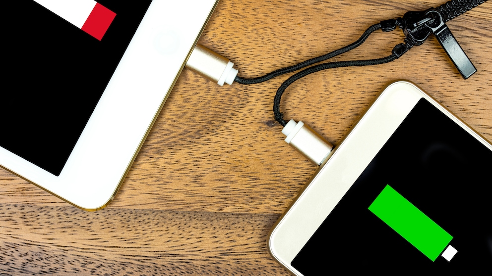 Smartphones laden über Kabel