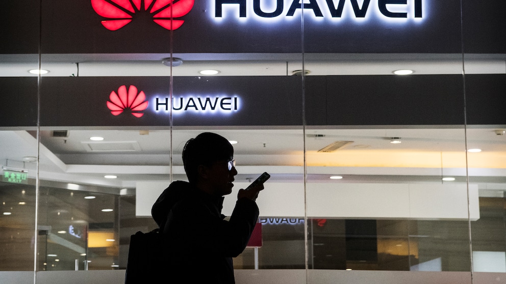 Huawei Logo