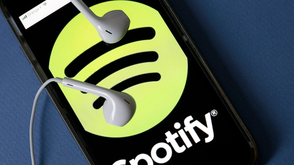 Logo von Spotify auf einem Smartphone