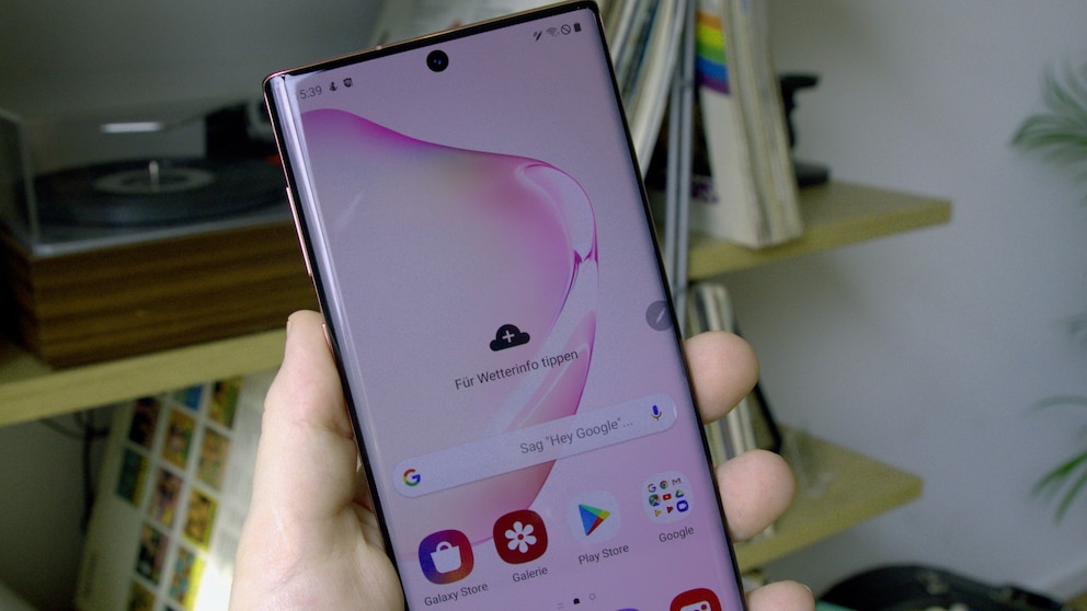 Das Galaxy Note 10 in der Hand