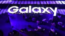 Galaxy-Schriftzug an einem Messestand