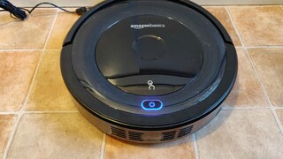 AmazonBasics Saugroboter mit Ladestation