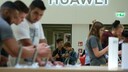 Kunden im Huawei-Store