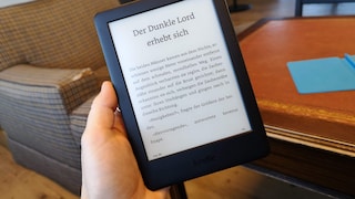 Kindle Kids Edition in der Hand