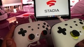 Google Stadia Controller und Laptop auf der Gamescom