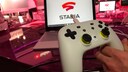 Google Stadia Controller und Laptop auf der Gamescom