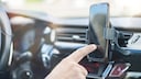 Handyhalterung im Auto