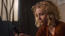 Frau mit Smartphone