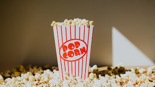 Tüte mit Popcorn
