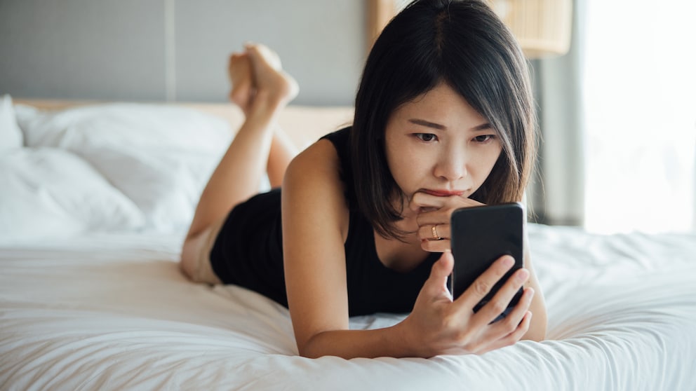 Frau berfürchtet auf Instagram ausspioniert worden zu sein