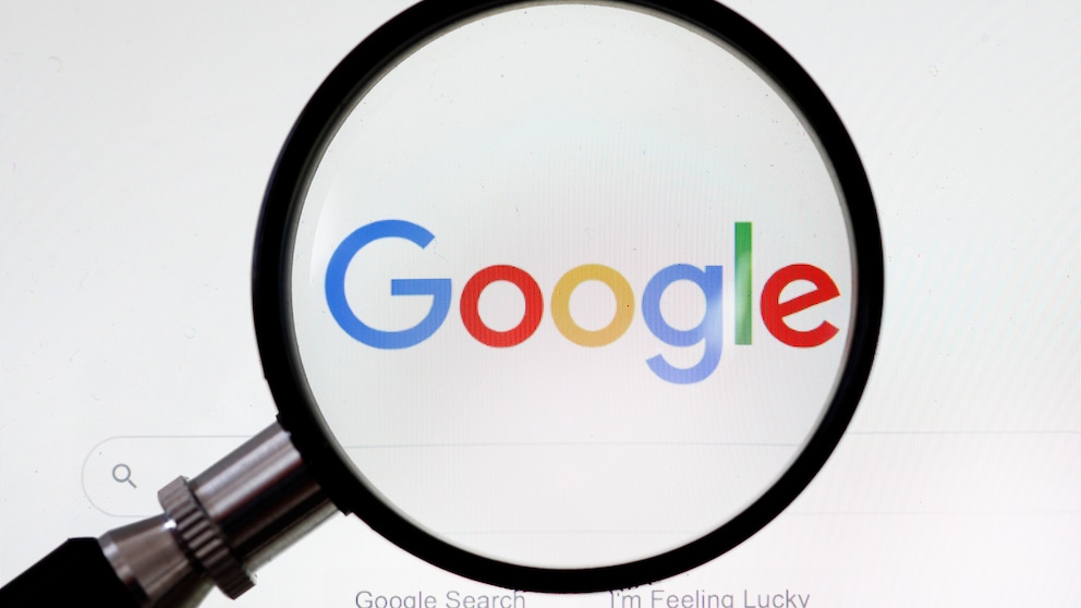 Google Chrome Update: Google Logo mit Lupe