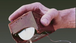 Prototyp der ersten Computermaus von 1968