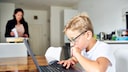 Apps und Programme für Homeschooling auf dem Laptop