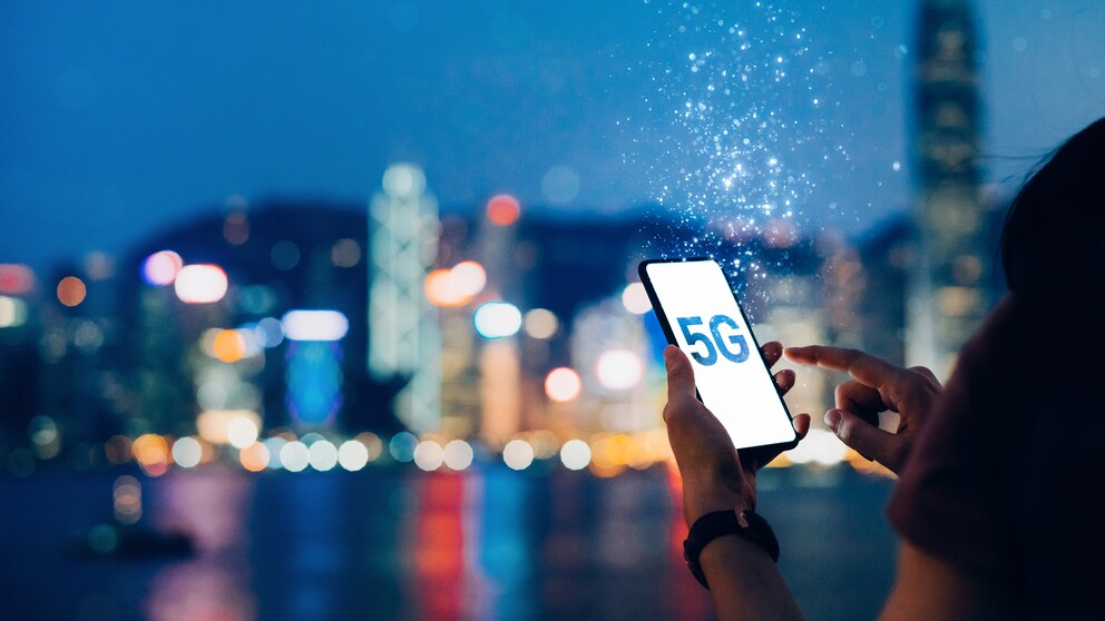 Smartphone mit 5G-Vertrag