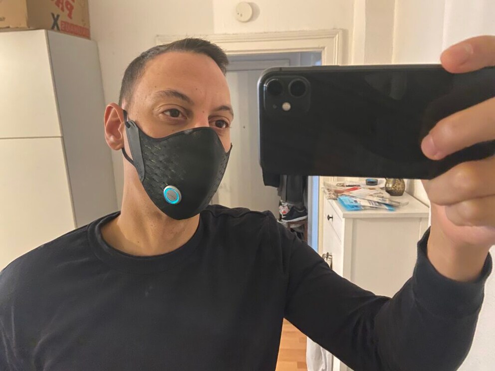Airpop Active+ Halo on face