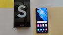 Samsung Galaxy S21 mit Verpackung