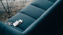 Smartphone auf dem Sofa