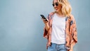 Frau mit Smartphone