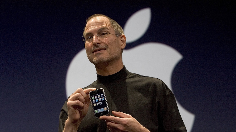 Steve Jobs stellte das erste iPhone auf der Macworld Keynote 2007 vor