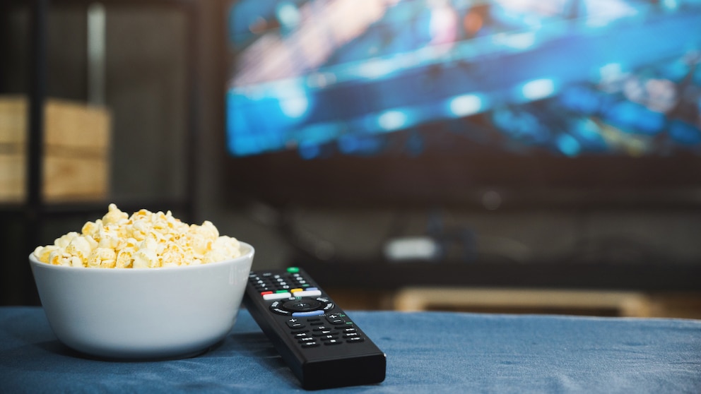 Fernsehen mit Popcorn