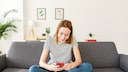 Frau mit Smartphone