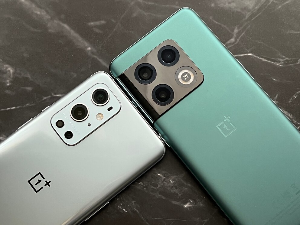 OnePlus 9 Pro neben OnePlus 10 Pro