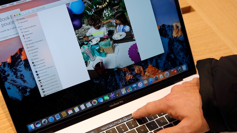 MacBook Pro Touch Bar