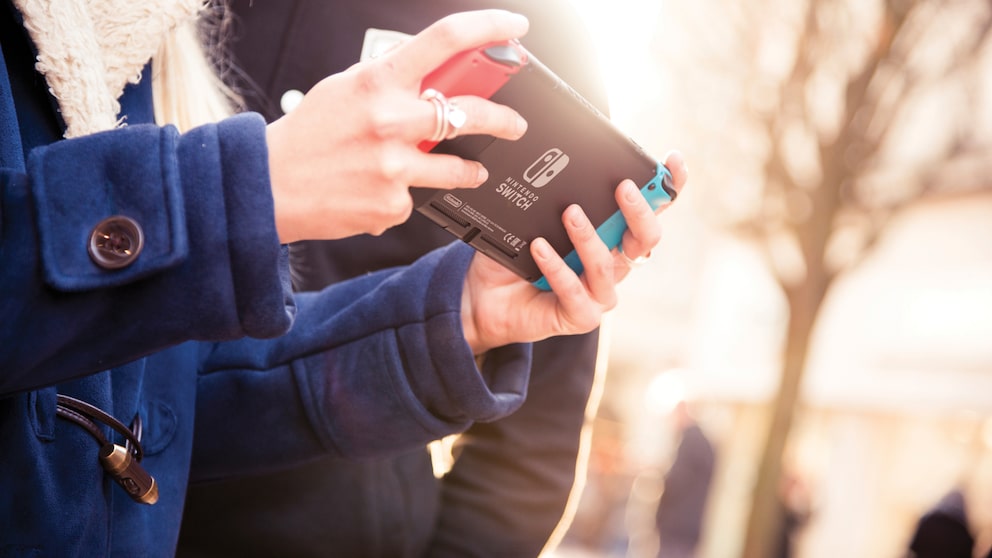 Nintendo Switch Rot Blau: Passende Speicherkarte finden