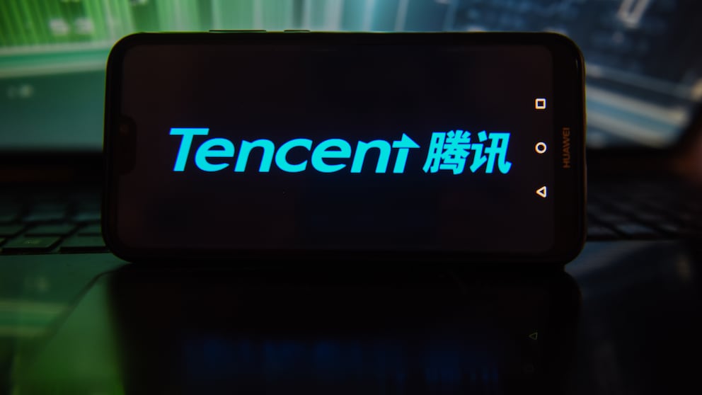 Tencent-Logo auf dem Smartphone
