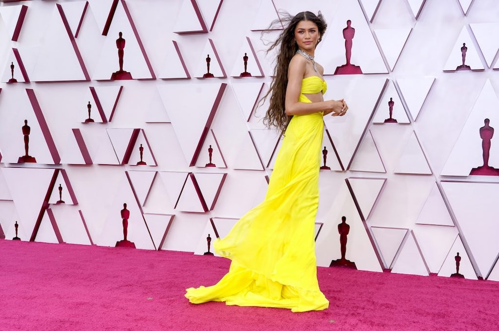 Zendaya in a yellow dress at the 2021 Oscars