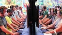 Gamescom 2022 Press Day viele Leute spielen Videospiele am PC