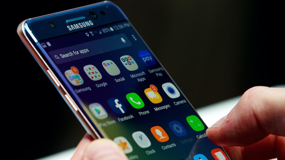 Samsung Update Smartphone in Hand