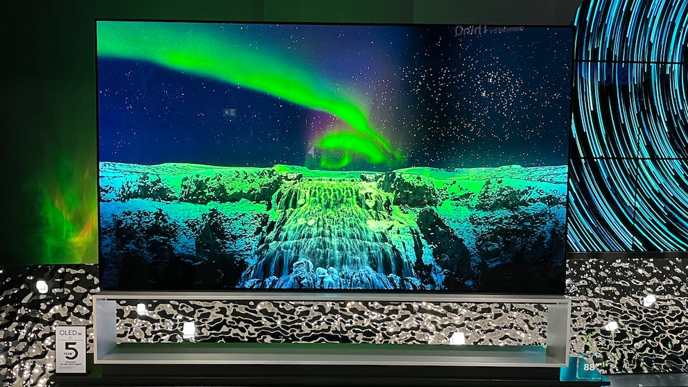 Klassische Fernseher kenn jeder, doch auf der IFA 2022 gibt es auch einige außergewöhnliche Modelle zu sehen.