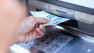 Bargeld am Geldautomaten abheben