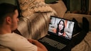 Dating über den Laptop