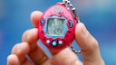 Das digitale Haustier „Tamagotchi“ eroberte viele Kinderzimmer.