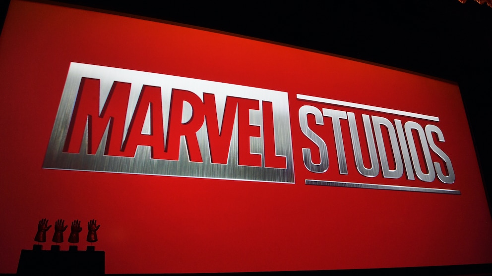 Marvel Studios Logo Silber auf Rot: Quiz
