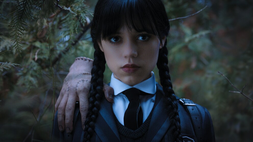 Mit „Wednesday“ startet eine neue Serie aus dem „Addams Family“-Universum auf Netflix.