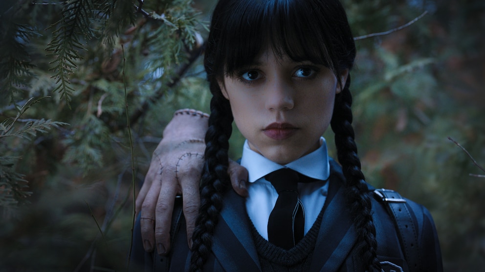 Mit „Wednesday“ startet eine neue Serie aus dem „Addams Family“-Universum auf Netflix.