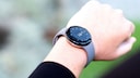 Pixel Watch am Handgelenk
