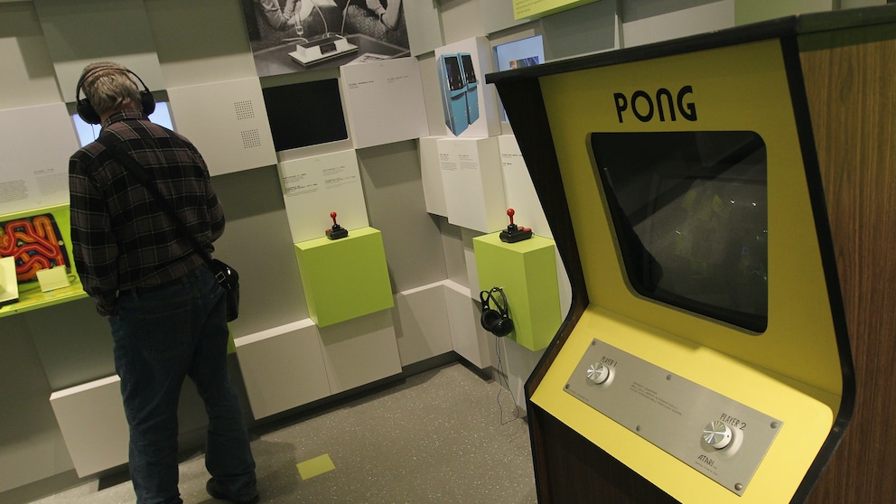 Pong Atari Automat gelb