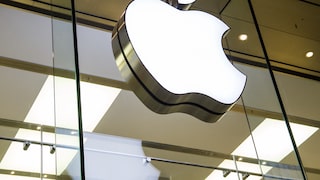 Apple Logo an einer Zentrale des Konzerns. Muss Apple den App Store für side loading öffnen?