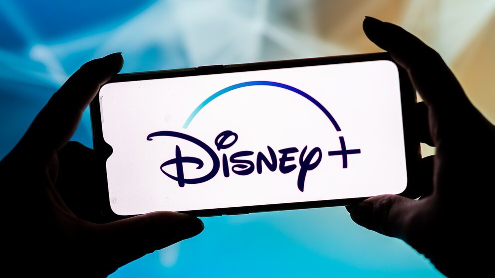 Disney+ Logo: Abo mit Werbung kommt