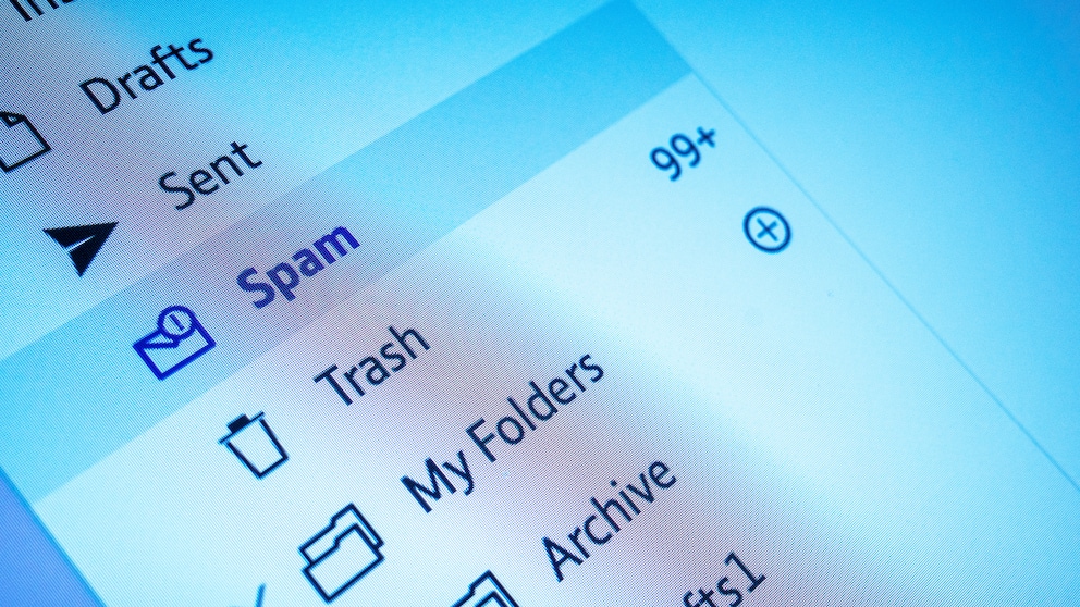 E-Mail-Postfach mit Spam-Ordner in den Spam-Mails gesammelt werden.