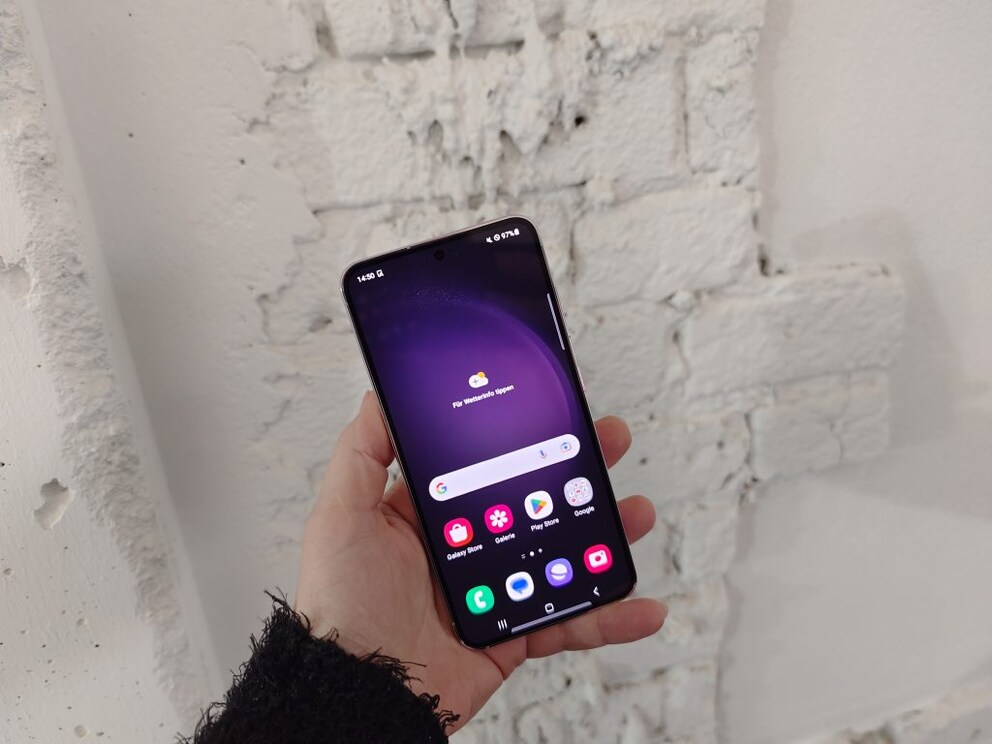 Only the new Samsung Galaxy S23 is truly compact